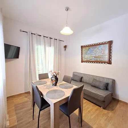 Apartment Ilias *